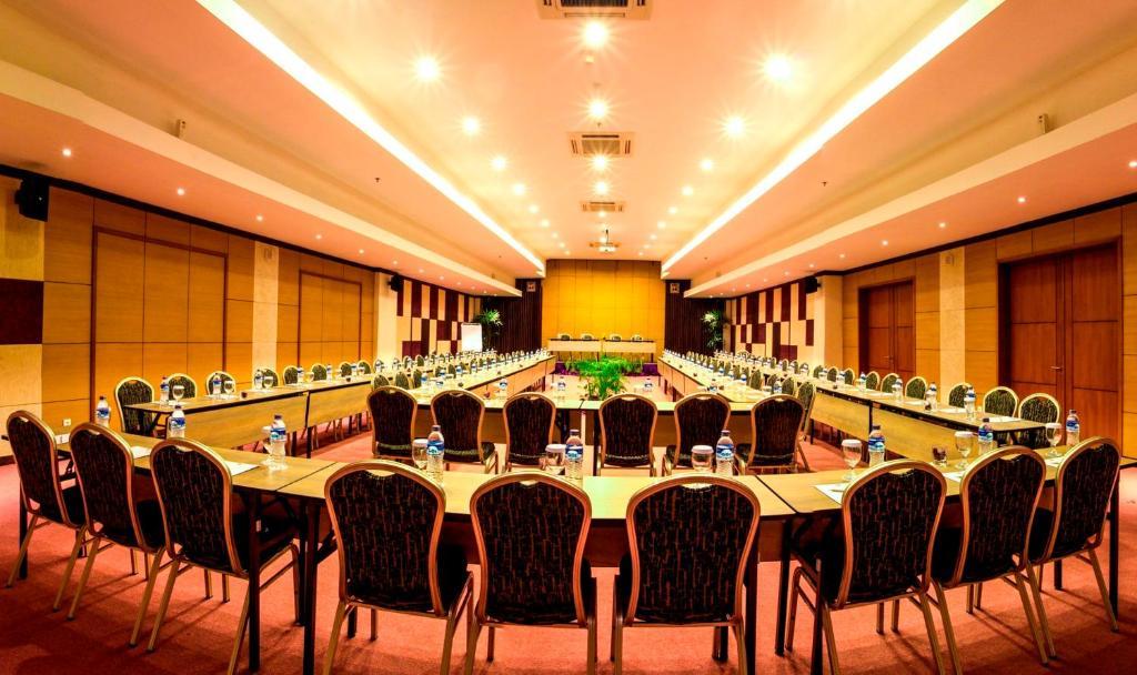 Kuta Central Park Hotel Exterior foto